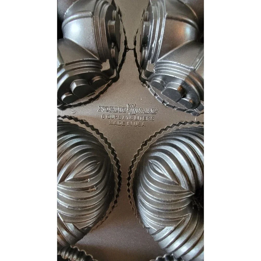 NORDIC WARE 6 Cup Mini Bundt Cake Pan Mold Heavy Cast Aluminum